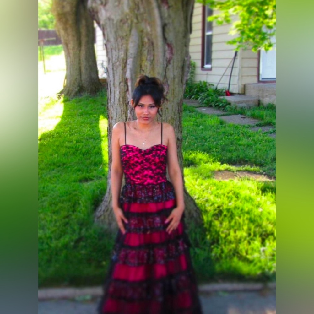 prom dress 🩷🖤